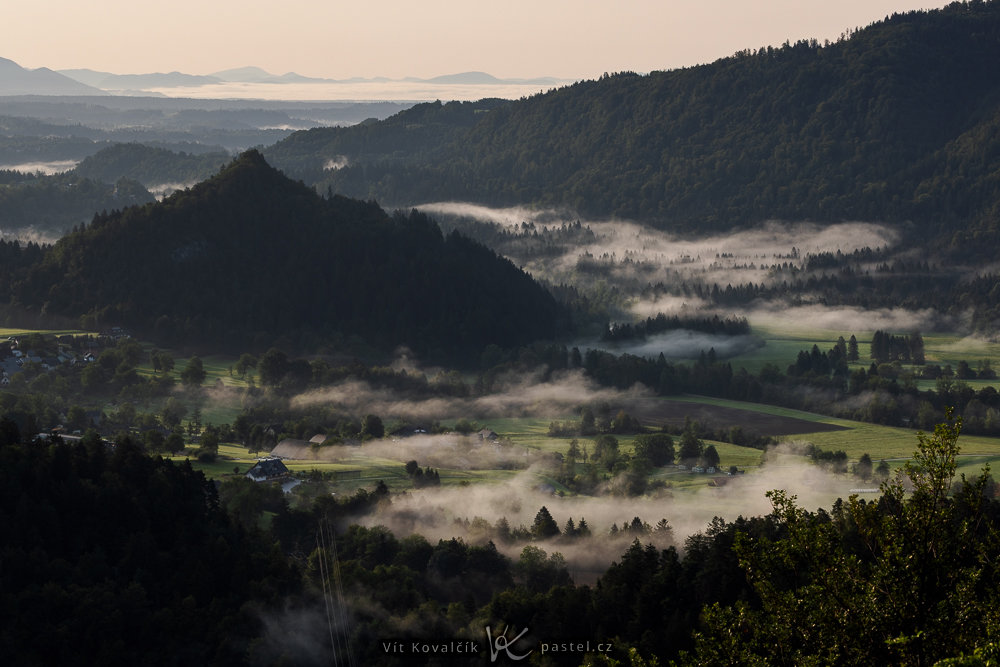 Příběh fotografie: jezero Bled, ranní mlha